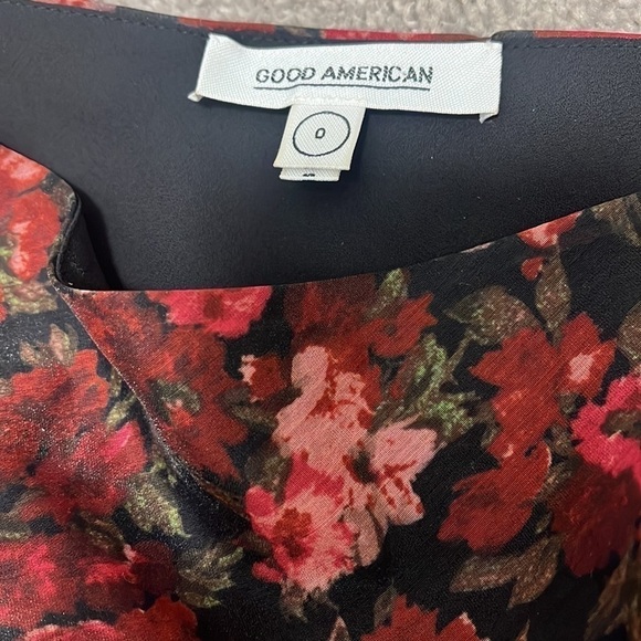 Good American moody floral one shoulder crop top - size XS - Picture 3 of 8